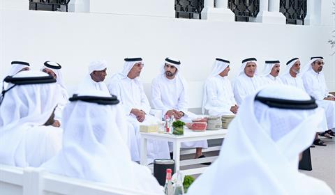 Sheikh Hamdan Media Gallery - Hamdan bin Mohammed interacts with dignitaries and senior officials at Zabeel majlis